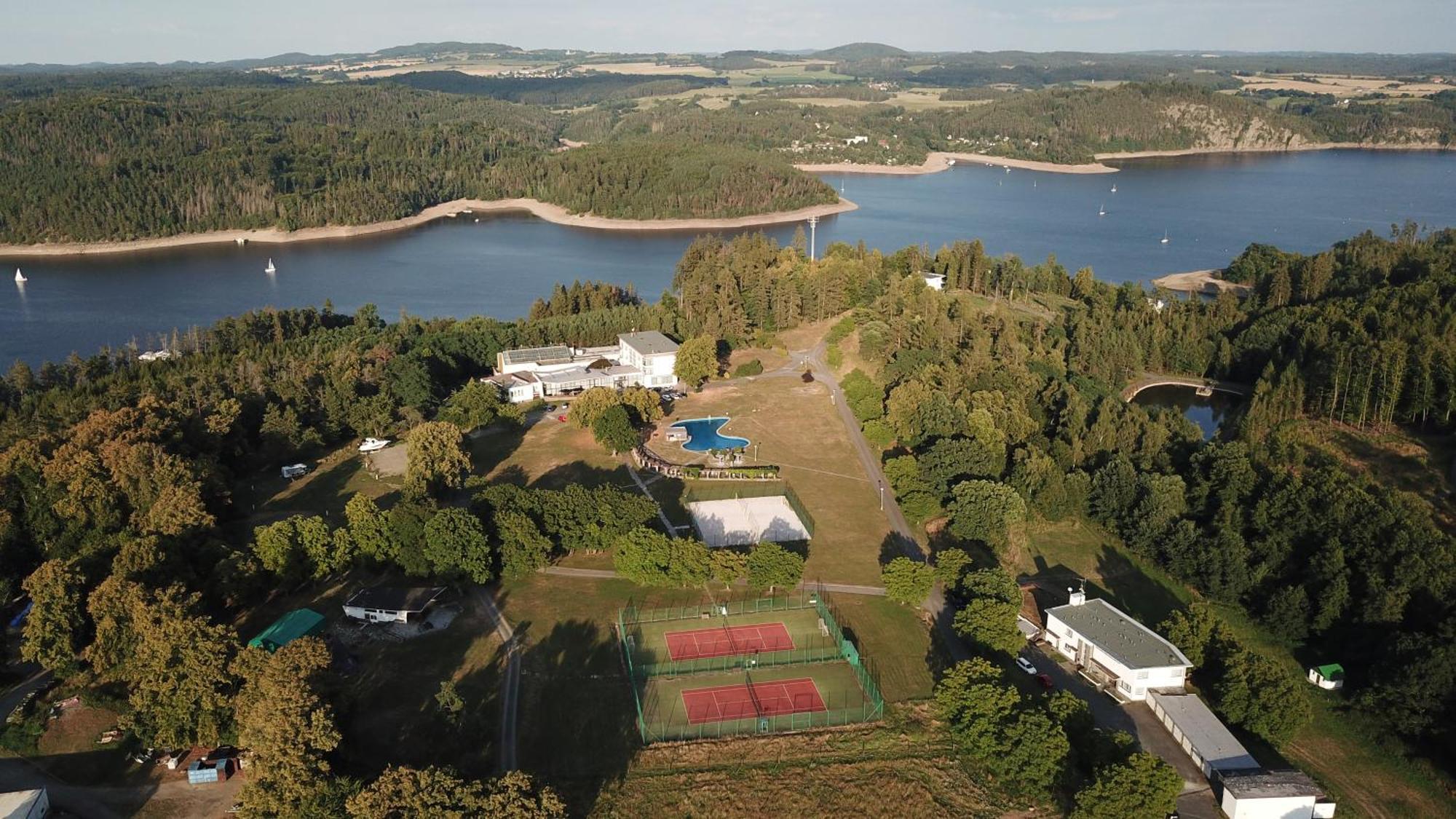 Wellness Hotel Orlik Kozarovice Exterior photo